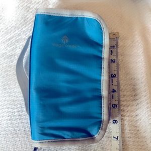 Eagle Creek pill organizer, travel organizer